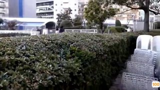 今晚约了个花裙妹子，穿上黑丝撕裆口交舔弄，骑乘后入猛操呻吟大声非常诱人